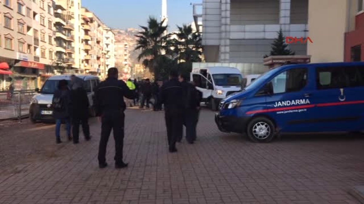 Izmit Fetö Şüpelisi 3 Katip Adliye\'ye Sevk Edildi