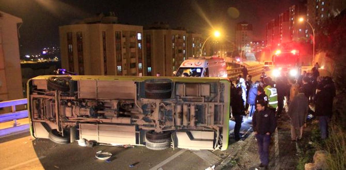 Kocaeli\'de Halk Otobüsü Devrildi: 7 Yaralı