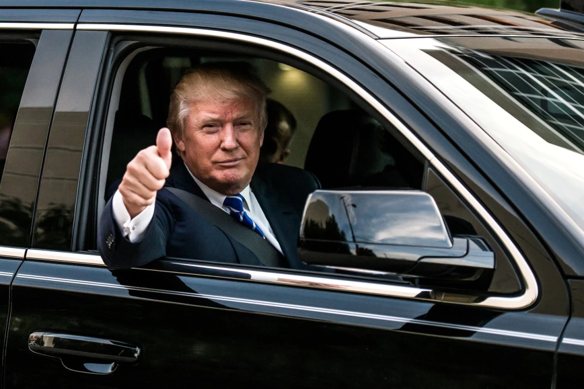 Koleksiyoner Trump\'ın Araba Kullanması Yasaklanacak