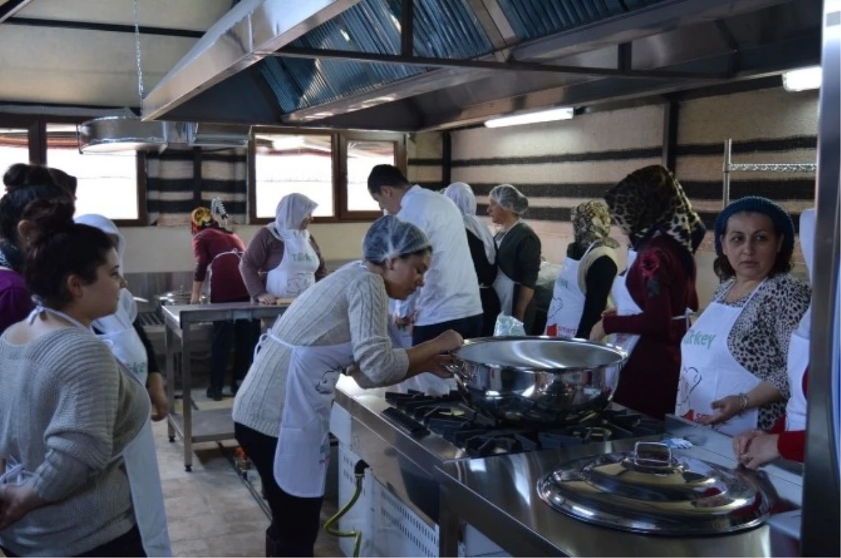 Konuralpli Aşçılar Osmanlı Mutfağı Açtı