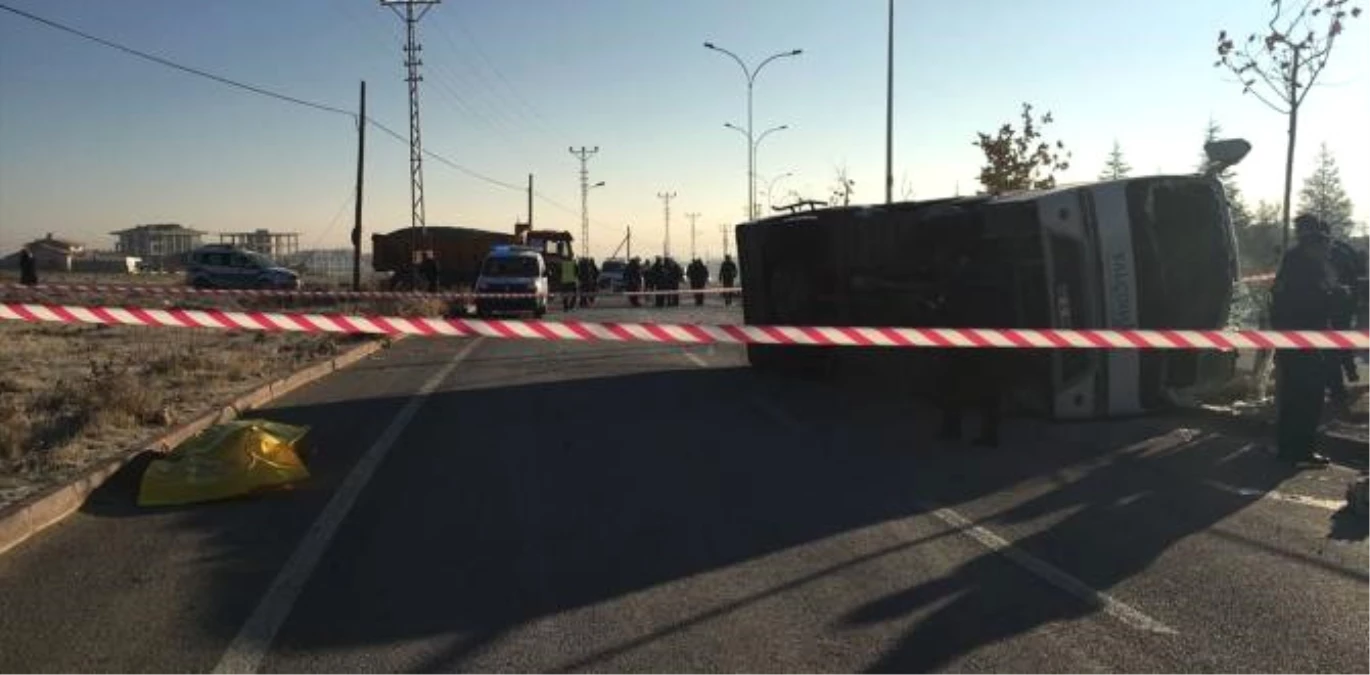 Konya\'da Öğrenci Servisi ile Kamyon Çarpıştı: 1 Ölü, 13 Yaralı