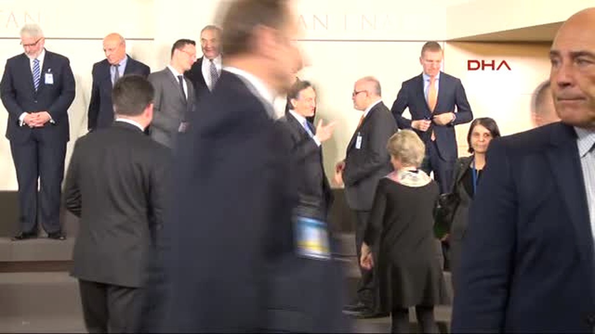 NATO Dışişleri Bakanları Aile Fotoğrafında Buluştu