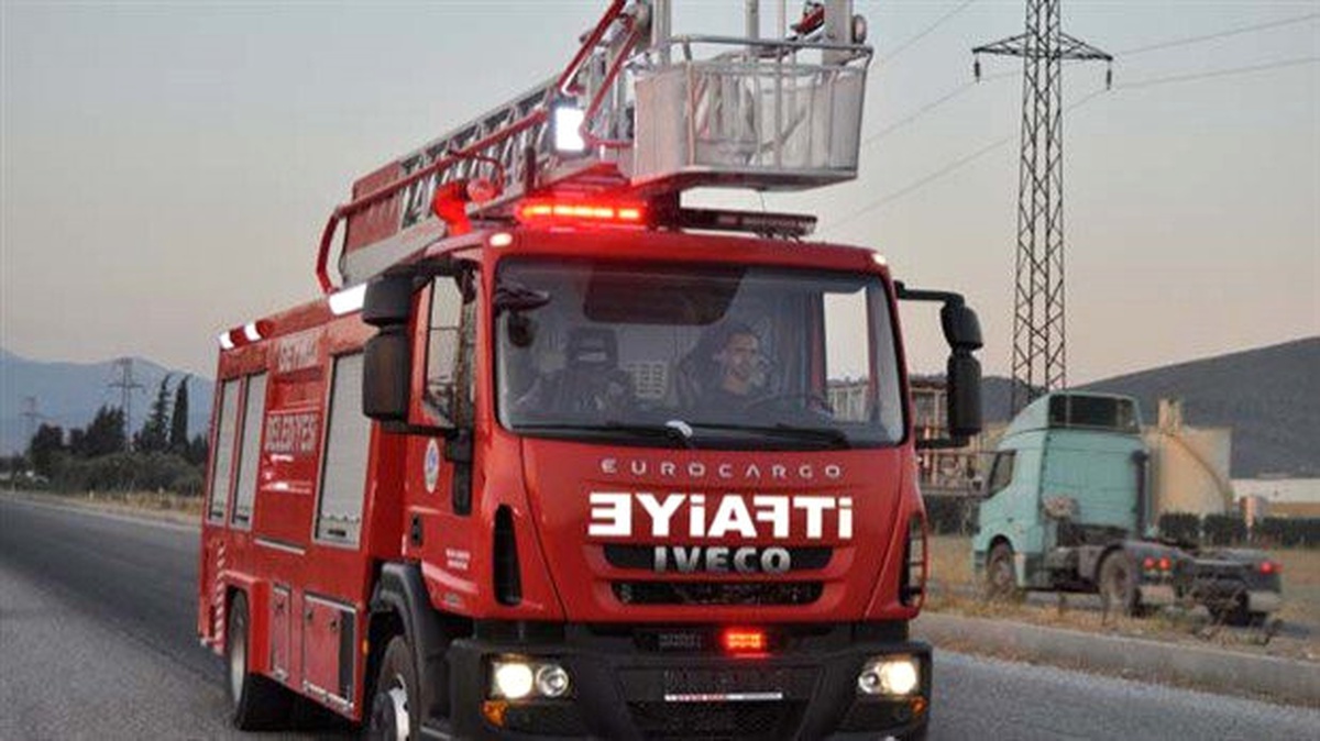 Okulun Kazan Dairesindeki Duman İtfaiyeyi Harekete Geçirdi