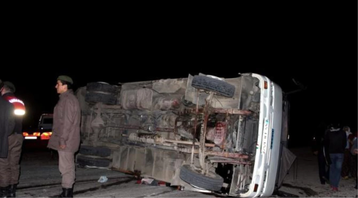 Salihli\'de Zincirleme Kaza: 21 Yaralı