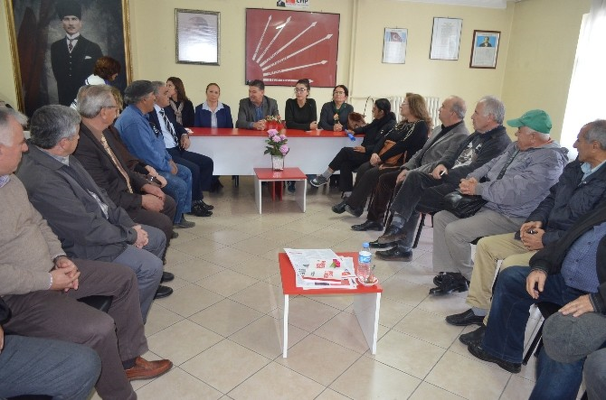 Selçuk Kent Konseyi Üyelerinden CHP\'ye Ziyaret