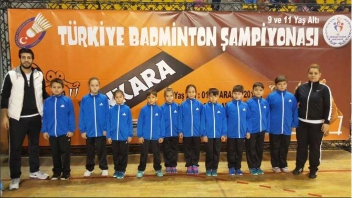 Badminton\'ta Edirneli Sporcular Derecelerle Döndü