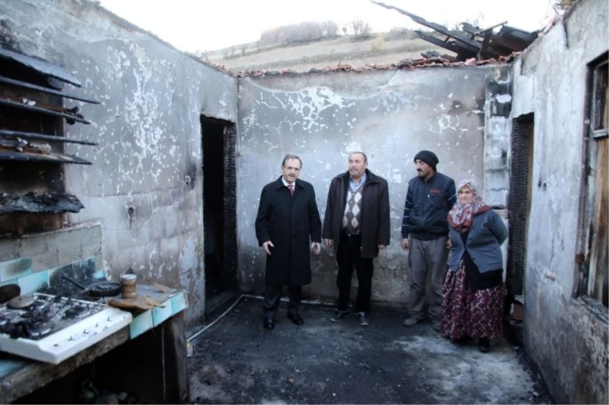 Bafra Belediye Başkanı Şahin Evi Yanan Aileyi Ziyaret Etti