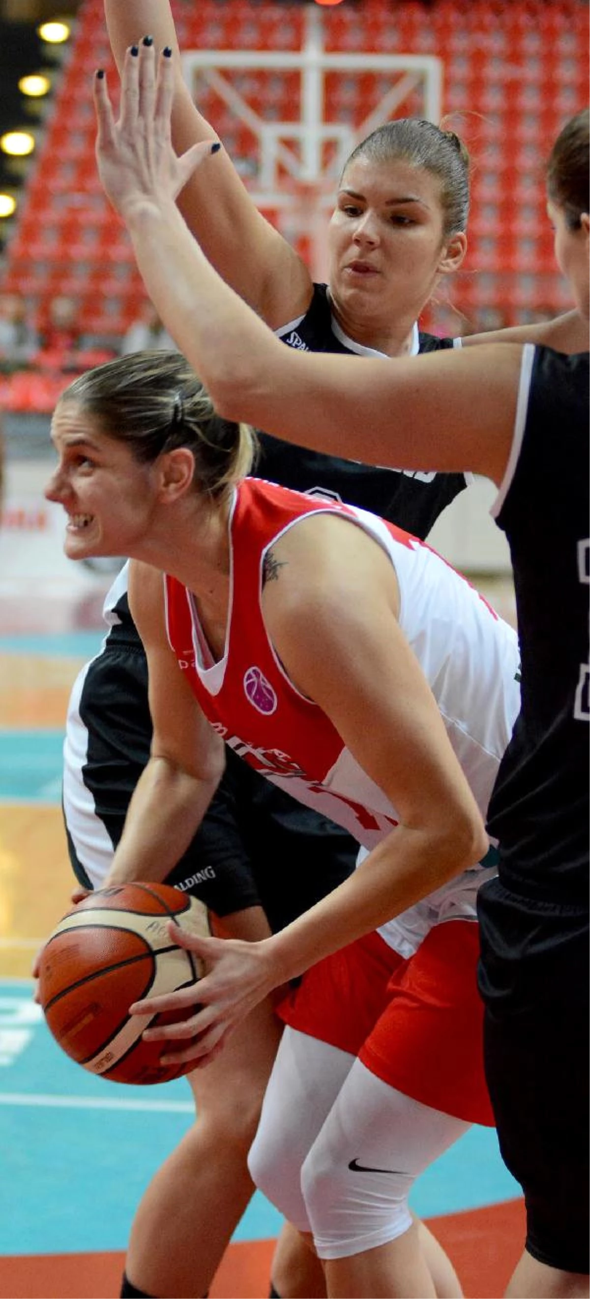 Bellona Agü Spor - Peac Pecsi: 74-73