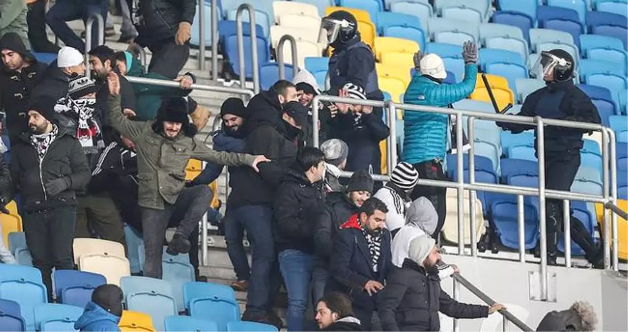 Beşiktaş Taraftarı Yoğun Bakımda