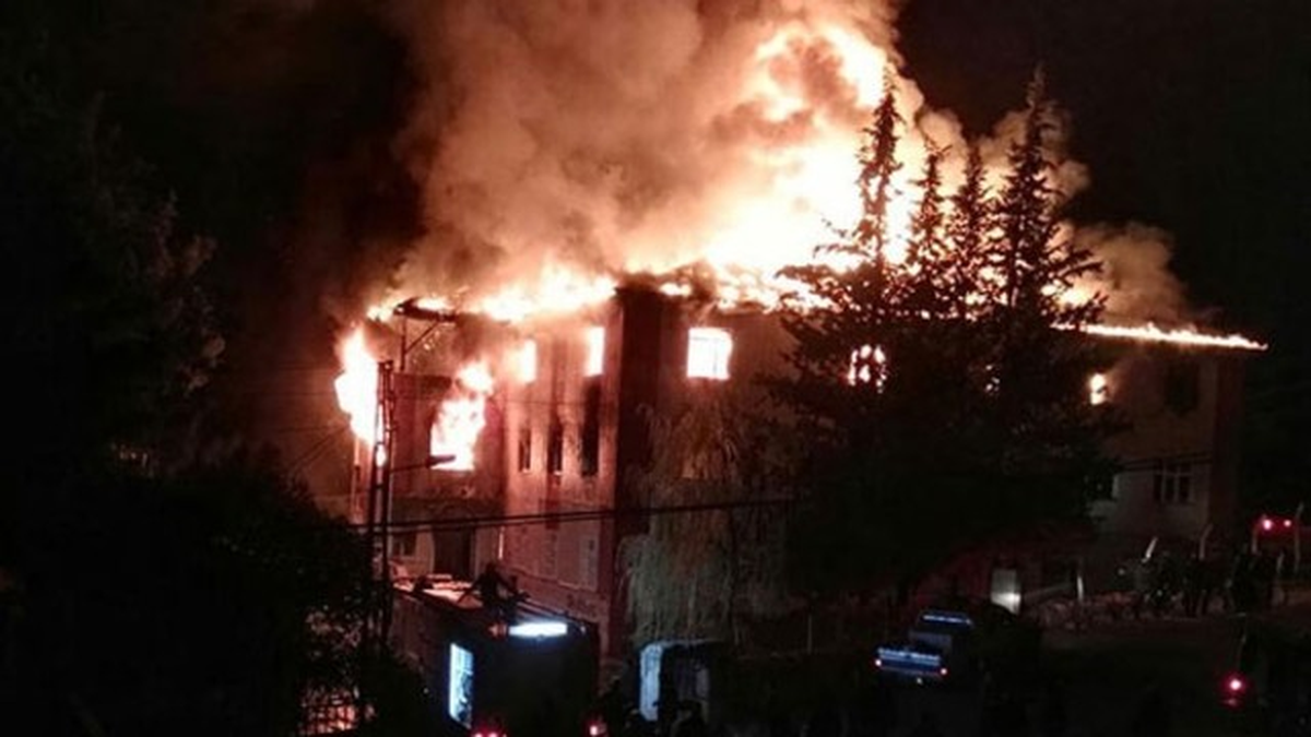 Dha Ankara - Tbmm, Aladağ\'daki 12 Kişinin Öldüğü Yurt Yangınını Araştıracak