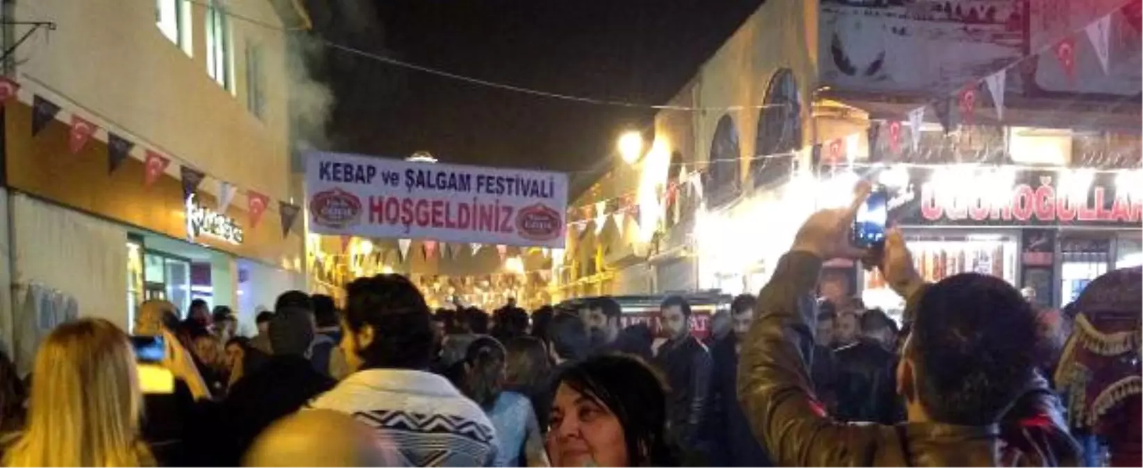 Dünya Rakı Günü\'nde Adana\'da Kebap ve Şalgam Festivali