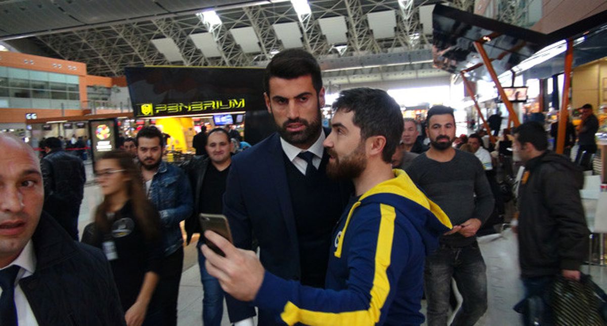 Fenerbahçe Hollanda\'ya Gitti