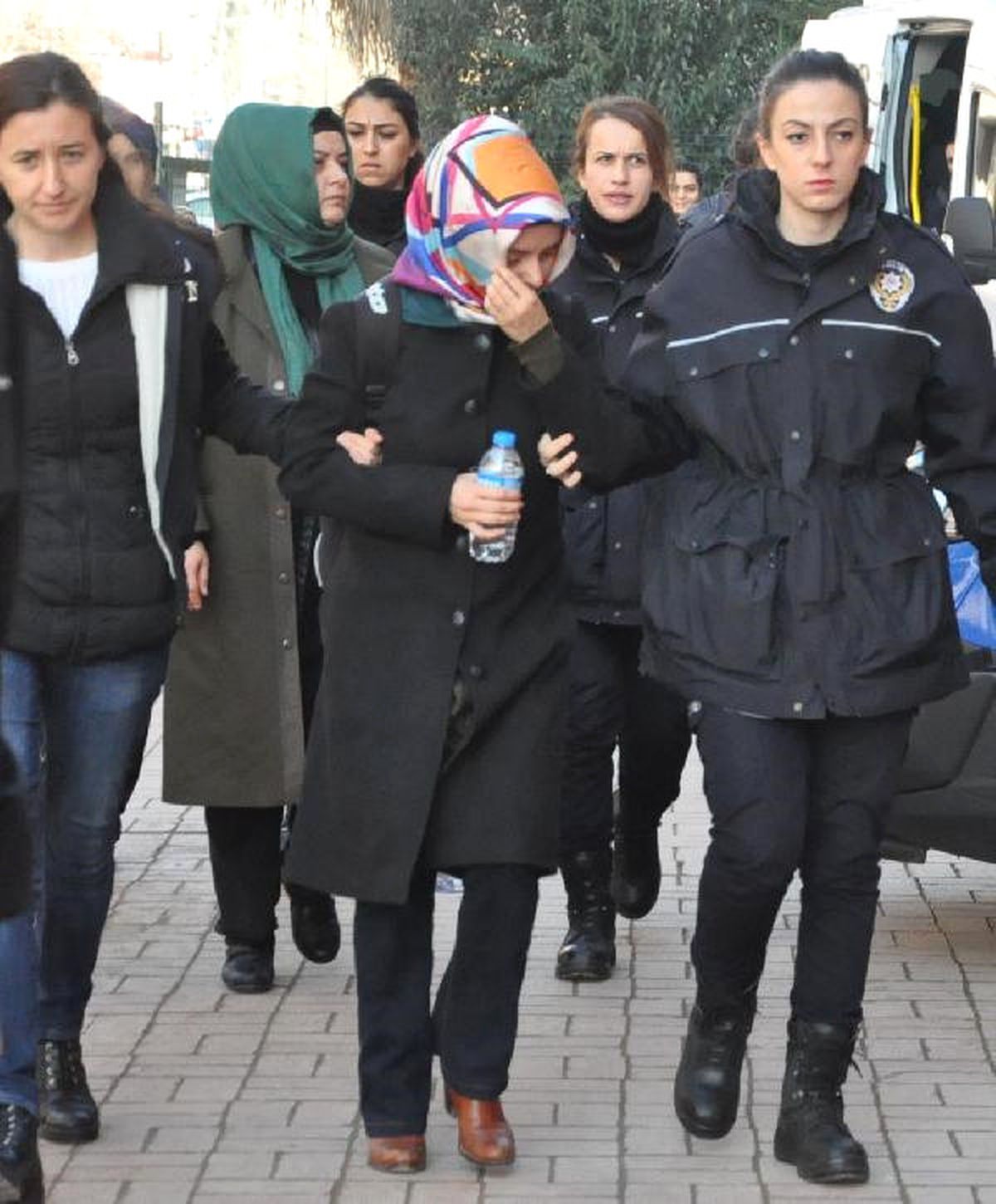 Fetö Şüphelisi 3 Kadın Katip Adli Kontrolle Serbest Bırakıldı
