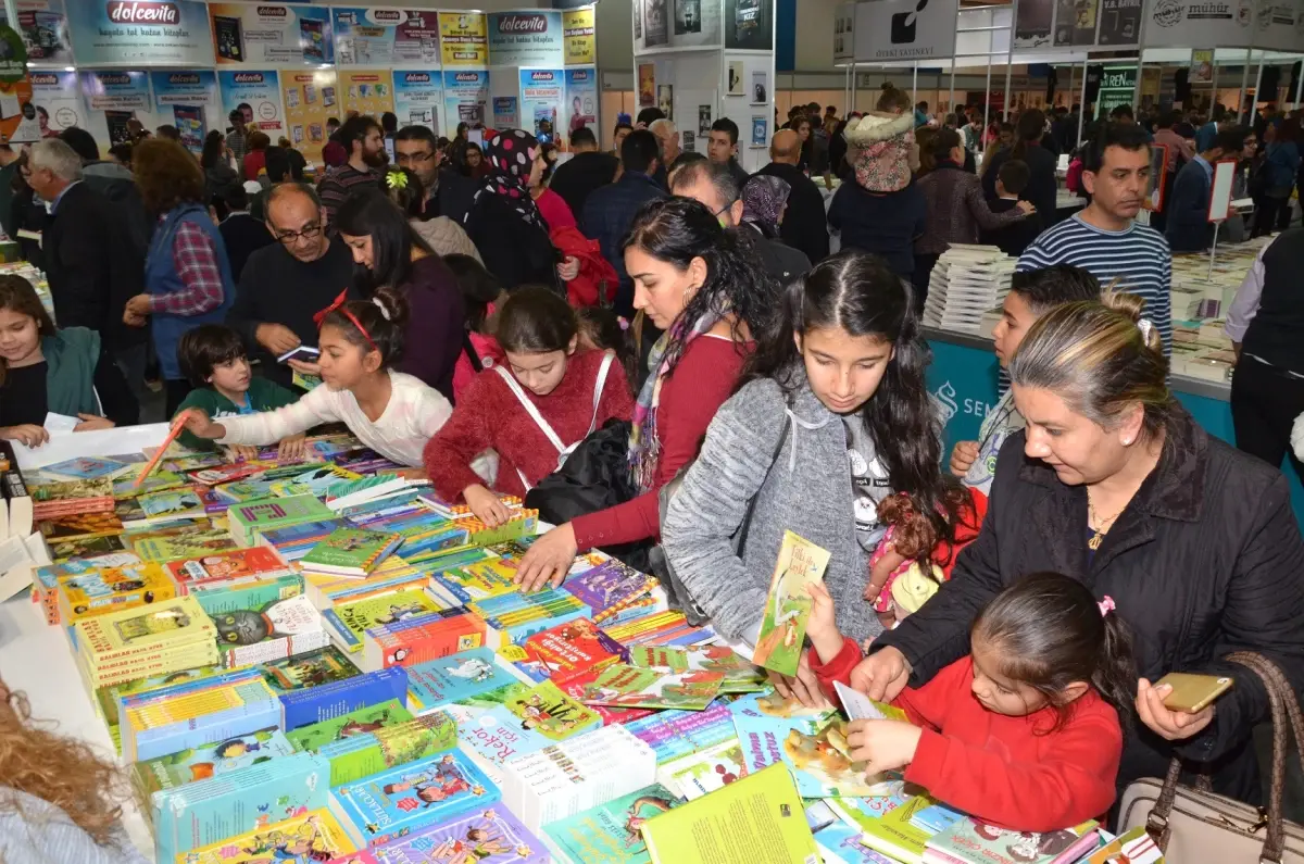 Fuar, dokuz günde 130 binin üzerinde kitapseveri ağırladı