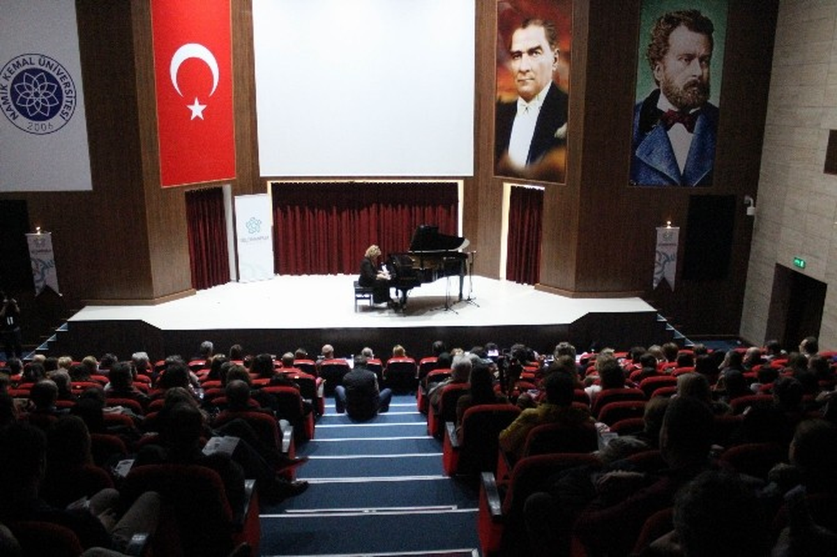 Gülsin Onay\'dan Tekirdağ\'da Piyano Resitali