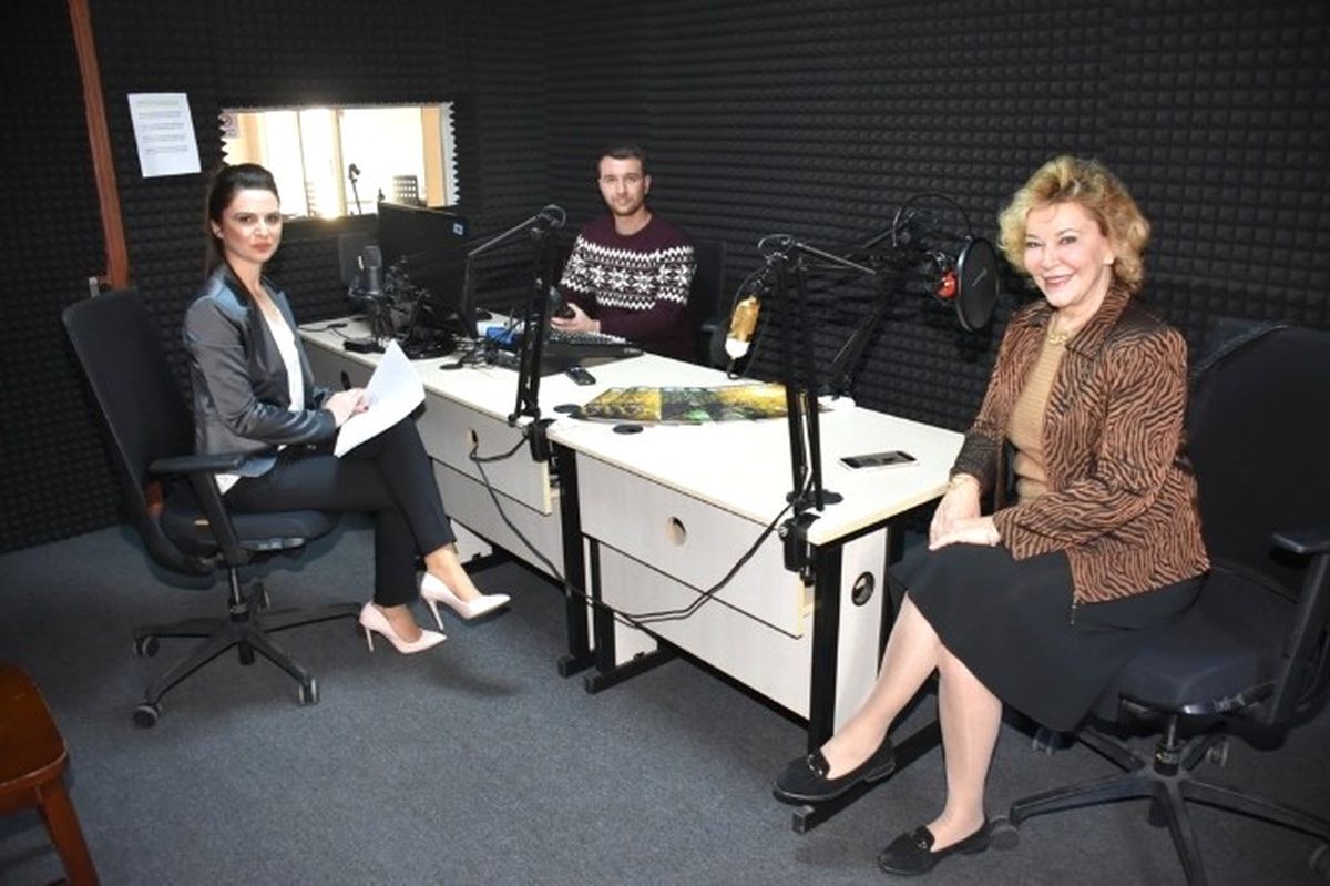 Gülsin Onay Piyano Günlerini Radyo Mutlu\'da Paylaştı