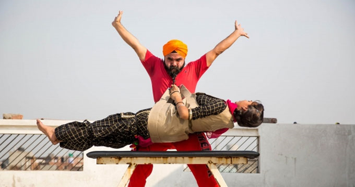 Hindistanlı Ranjeet Singh, Sakallarıyla Bir İnsanı Kaldırabiliyor