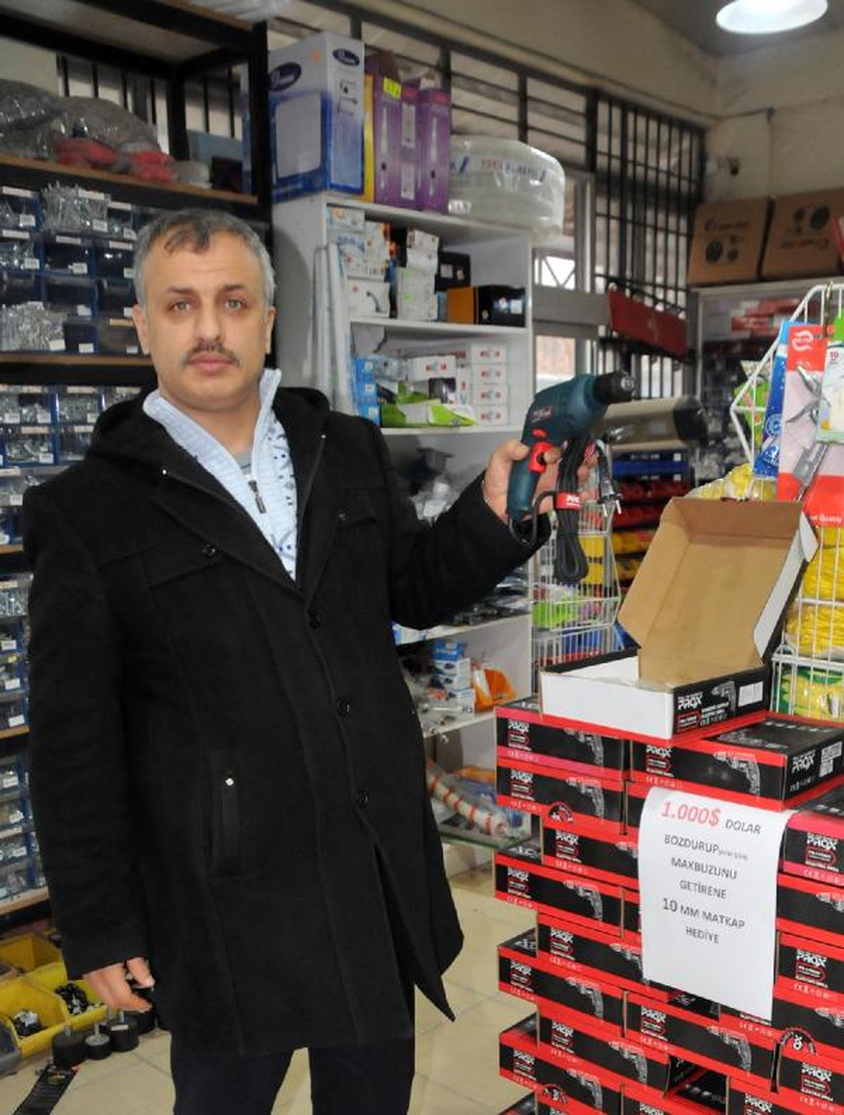 Hırdavatçı 1000 Dolar Bozdurana Matkap Hediye Edecek