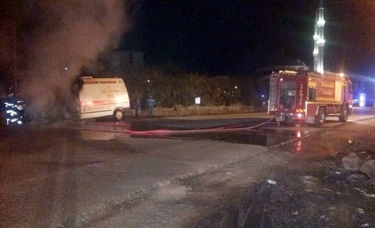 İstasyona Dönen Ambulans Alev Aldı