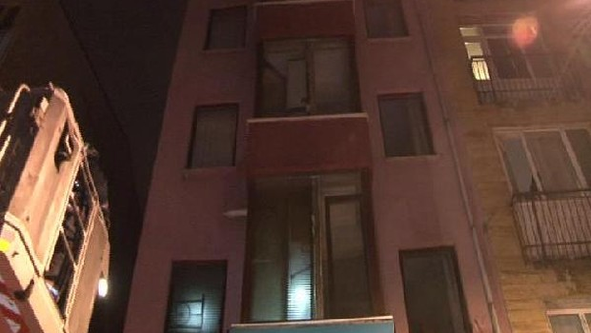 Kadıköy\'de Erkek Öğrenci Yurdunda Yangın