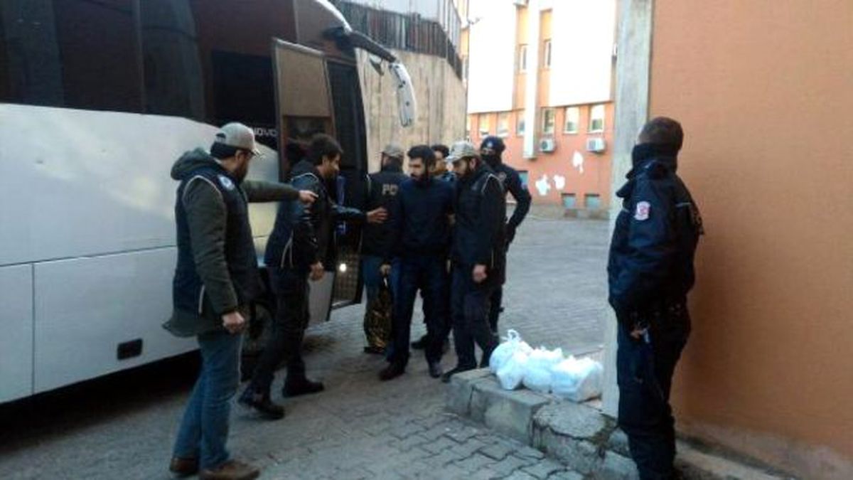 Kaymakamı Safitürk\'ün Şehit Edilmesiyle İlgili 29 Kişi Adliyeye Çıkarıldı