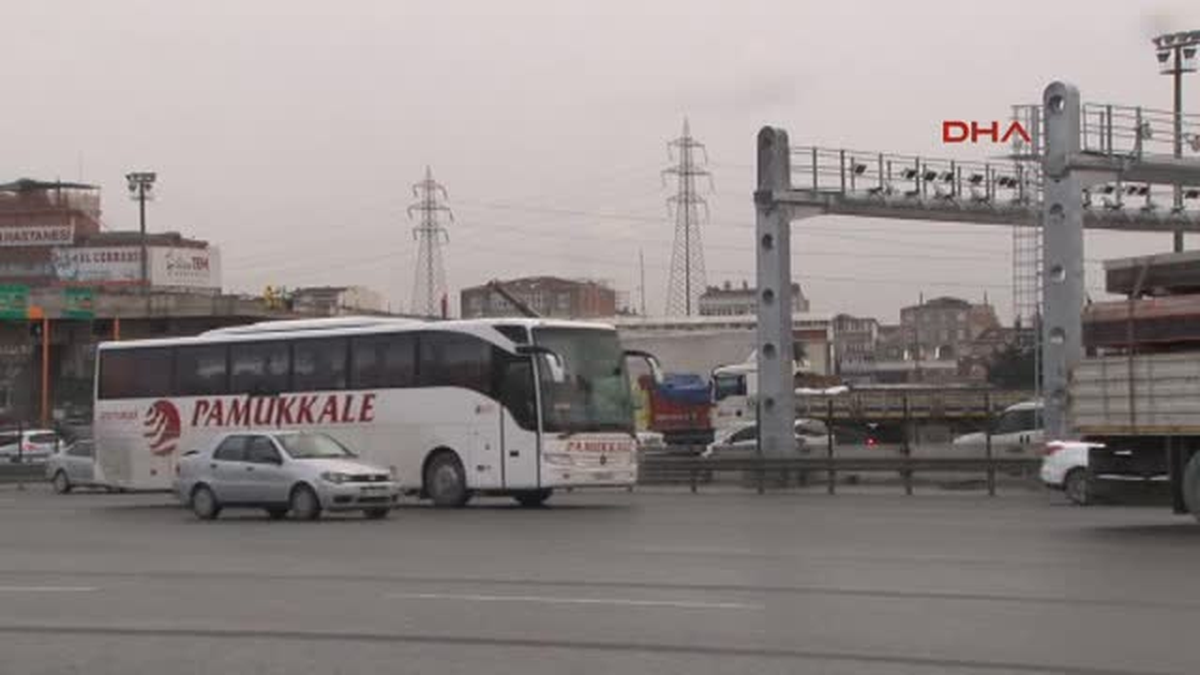 Mahmutbey Gişelerinde Yıkım Çalışmaları Sürüyor