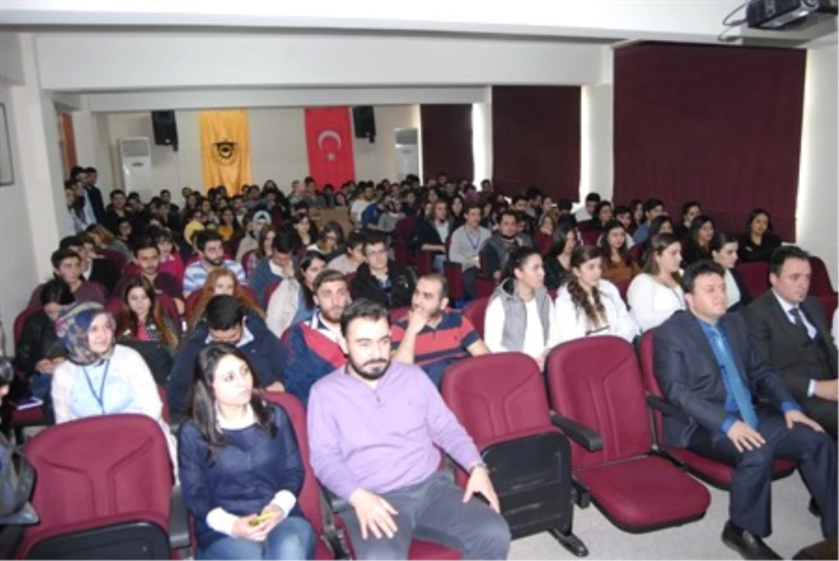 Malkara\'da Kariyer.net\'ten "Kariyer Tüyoları" Konferansı