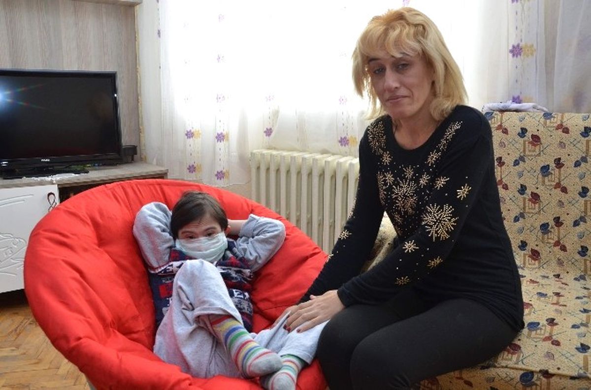 Minik Bedeninde Hem Down Sendromunu Hem de Kanseri Taşıyor