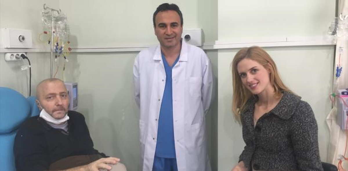 Sanatçı Elles\'ten Onkoloji Hastalarına Moral Ziyareti