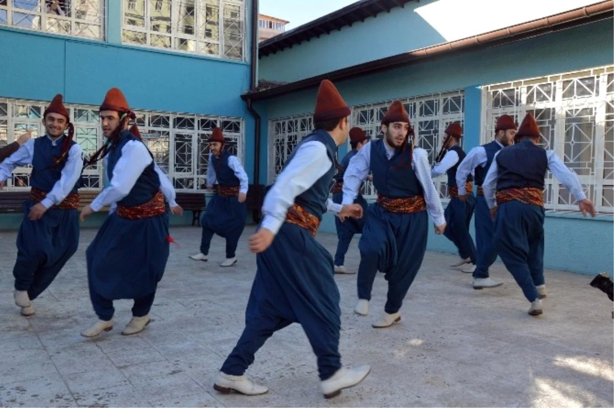 Diyarbakırlı Halk Oyunları Ekibi, Antalya\'da Şampiyon Oldu
