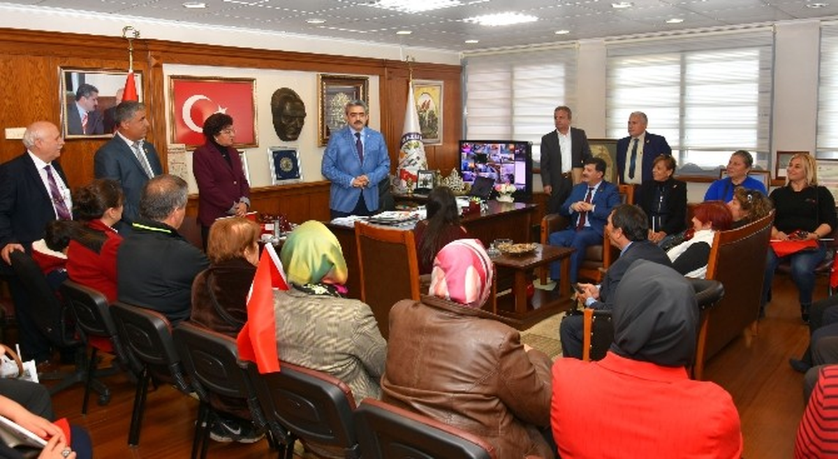 Türkiye\'nin Kadın Muhtarları Nazilli\'de Buluştu