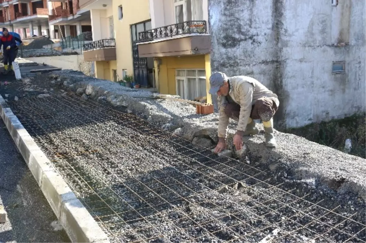 Yol ve Tretuvar Çalışmaları Devam Ediyor