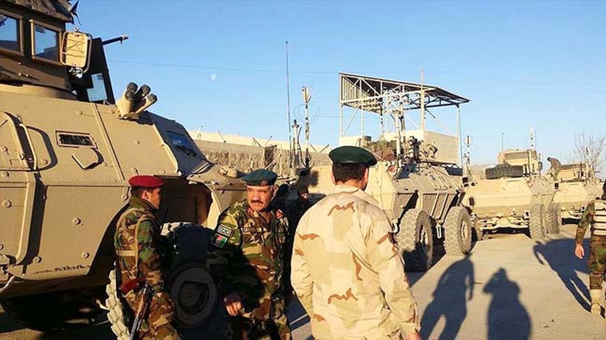 Afganistan\'da Taliban Polis Karakoluna Saldırdı