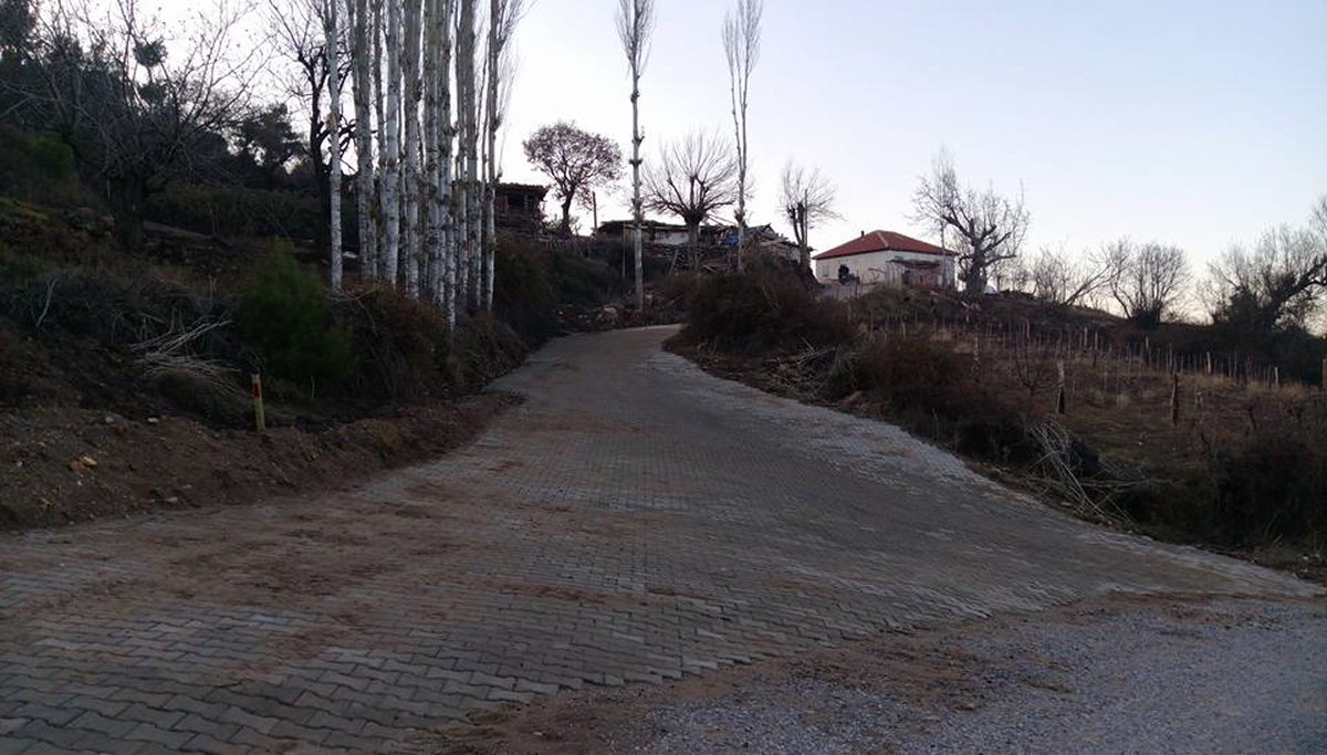 Ahmetli Yolları Kilit Parke ile Yenileniyor