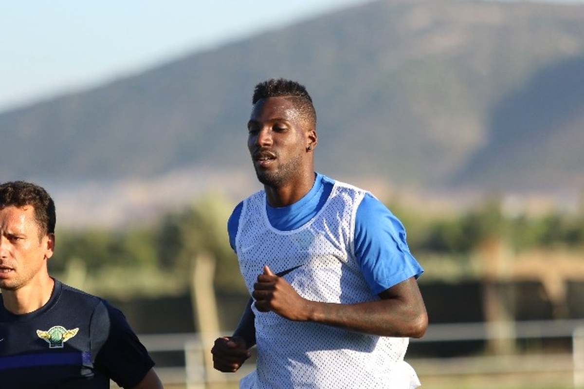 Akhisar Belediyespor, Douglao ile Yollarını Ayırdı
