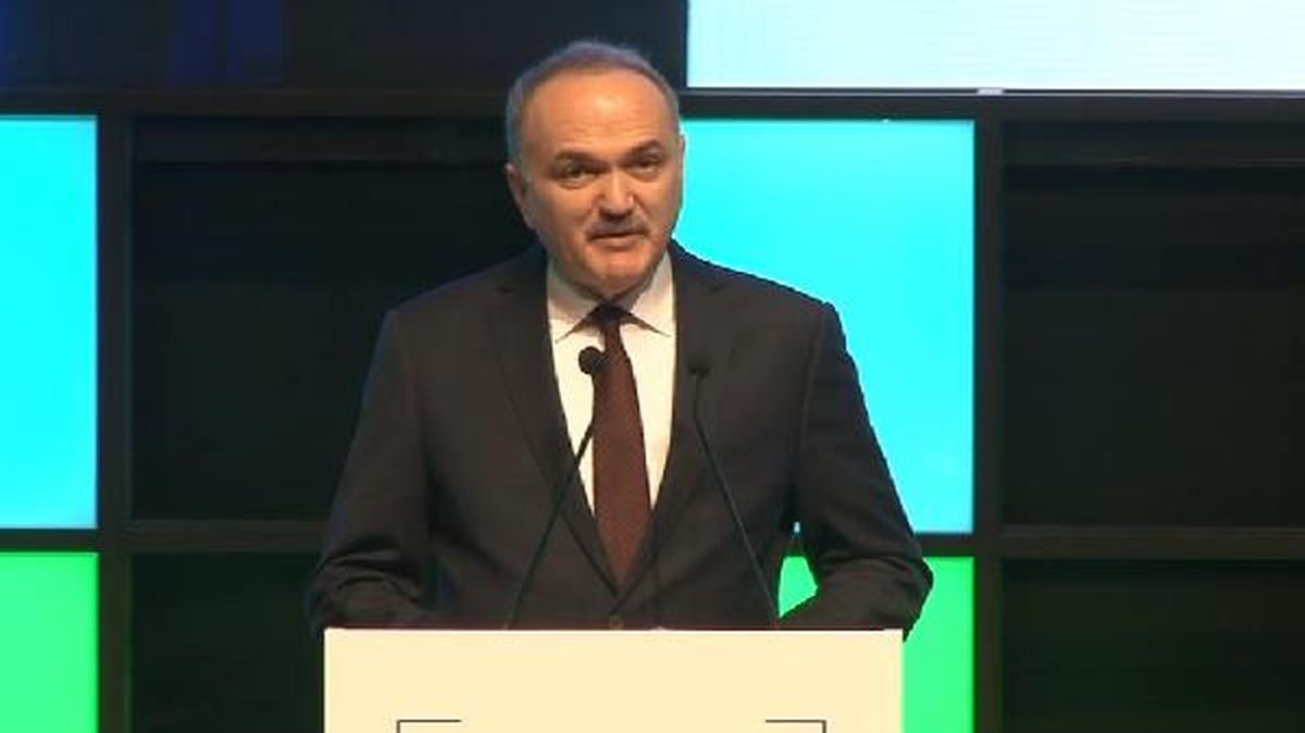 Bakan Özlü: Elimizdeki Doları Bozdurup TL\'ye Çevirerek Paramıza Sahip Çıkıyoruz