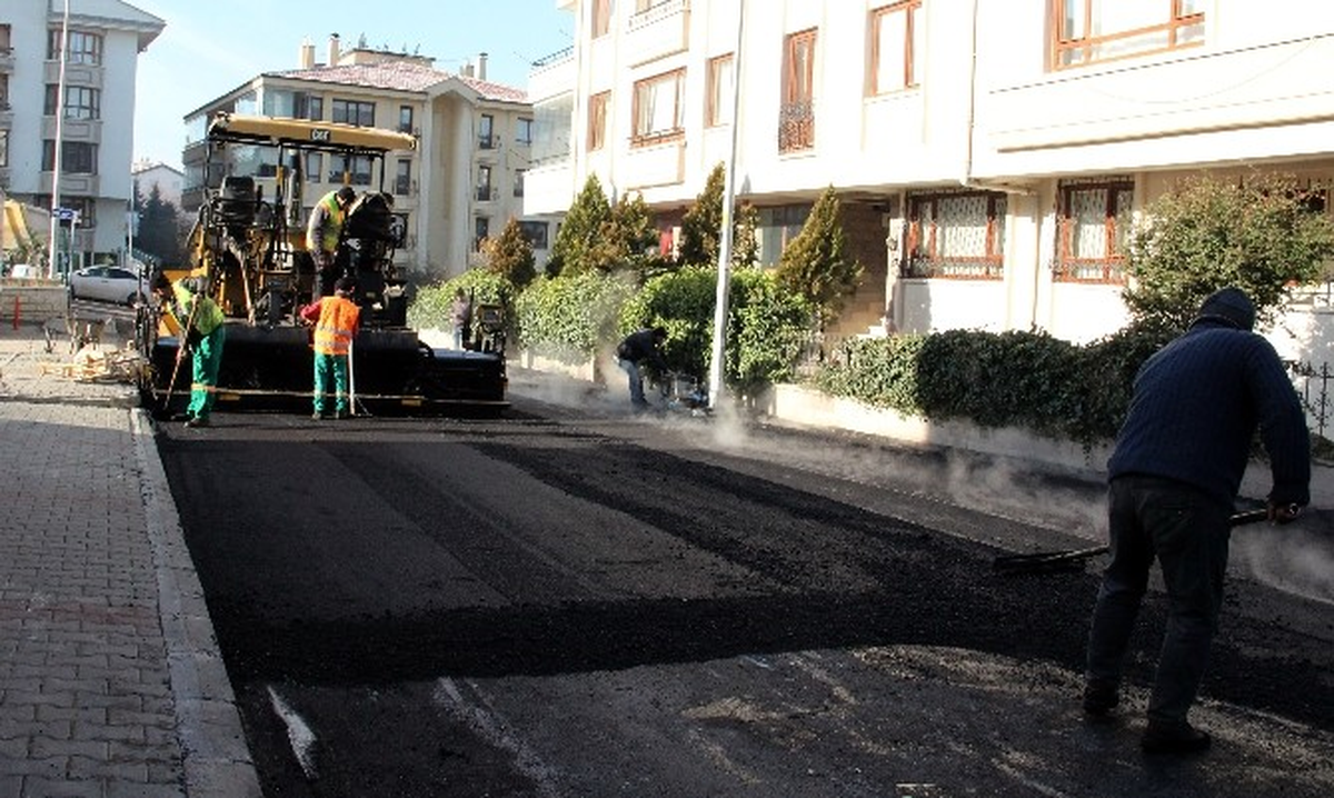 Çankaya\'da Asfalt Sezonu Bitmiyor