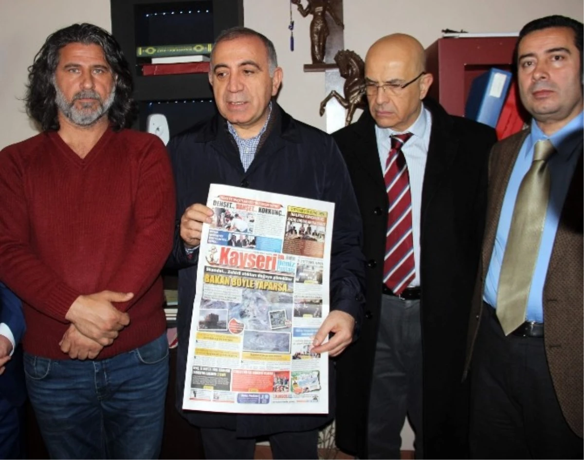 CHP\'li Vekillerden Gazetenin Toplanmasına Tepki