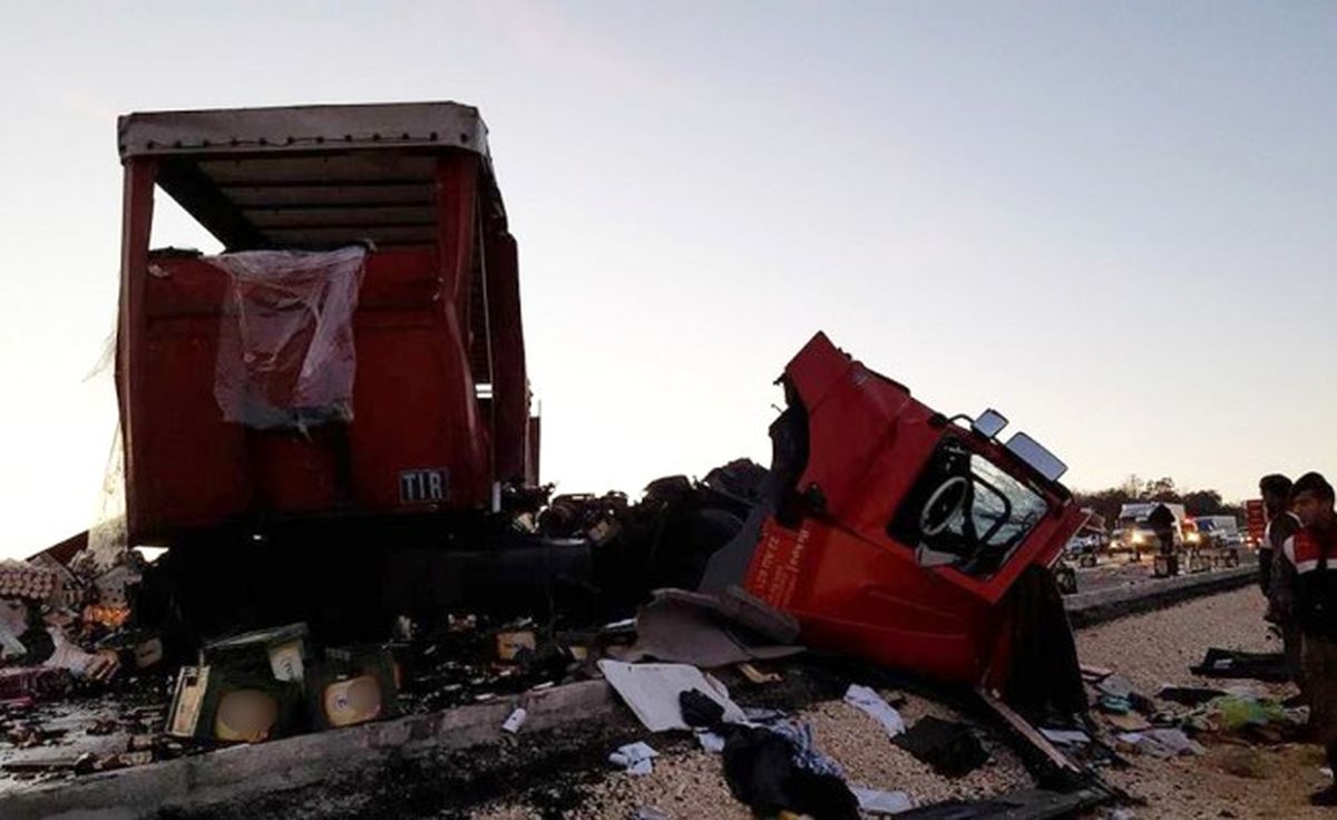 Edirne\'de Trafik Kazası: 1 Ölü, 1 Yaralı