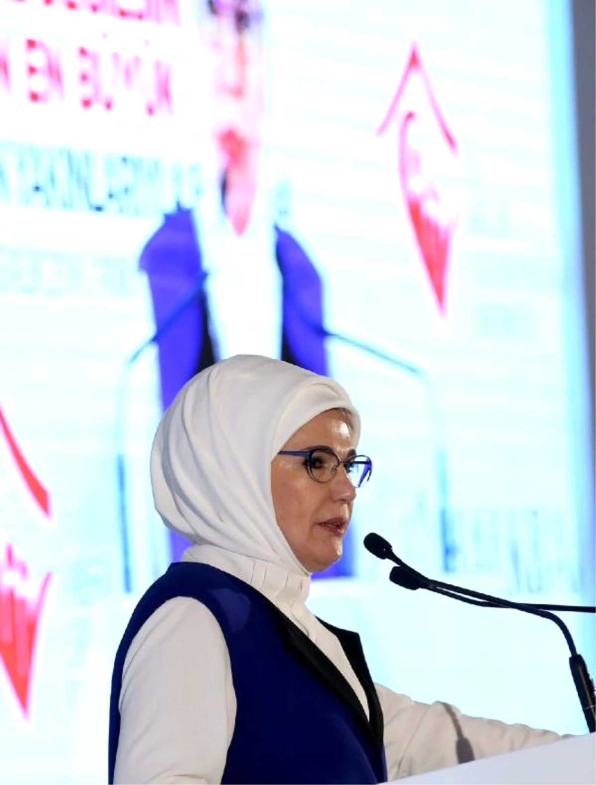 Emine Erdoğan: Bu Ülkeyi ve Milleti Hep Birlikte Layık Olduğu Noktaya Taşıyacağız