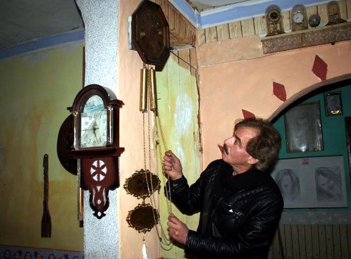 Evini Antika Eşyayla Müzeye Çevirdi
