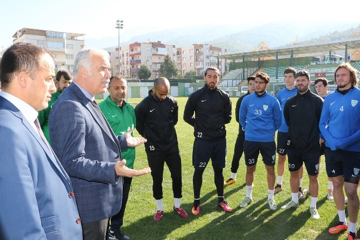 Güzgülü\'den Büyükşehir Belediyespor\'a Moral Ziyareti
