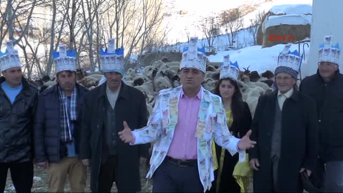 Hakkarili Türkücü Aydın Aydın\'dan, \'Dolar Bozdurma\' Kampanyasına Destek