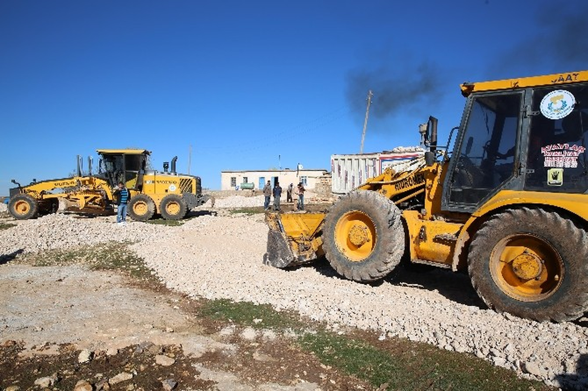 Haliliye\'den Keçili Kırsal Mahallesinde Yol Yapım Çalışması