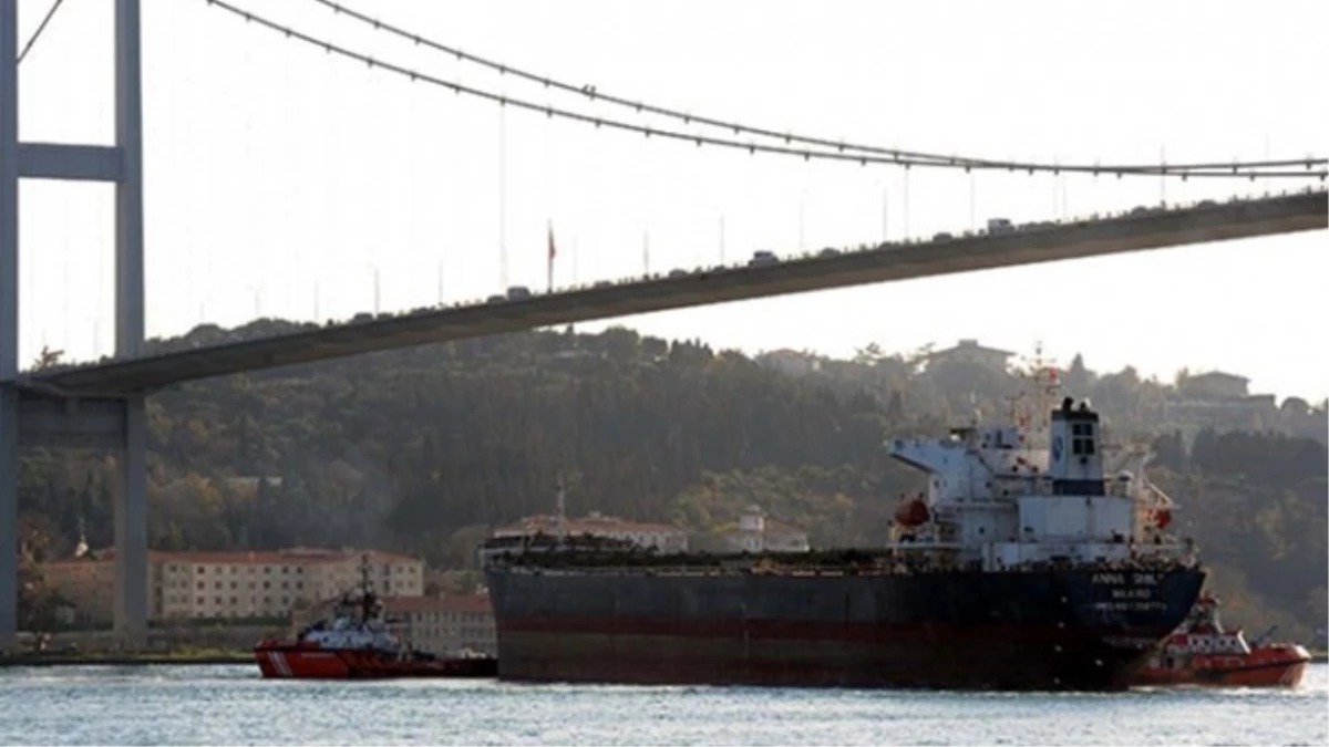 İstanbul Boğazı\'nda Gemi Arızası