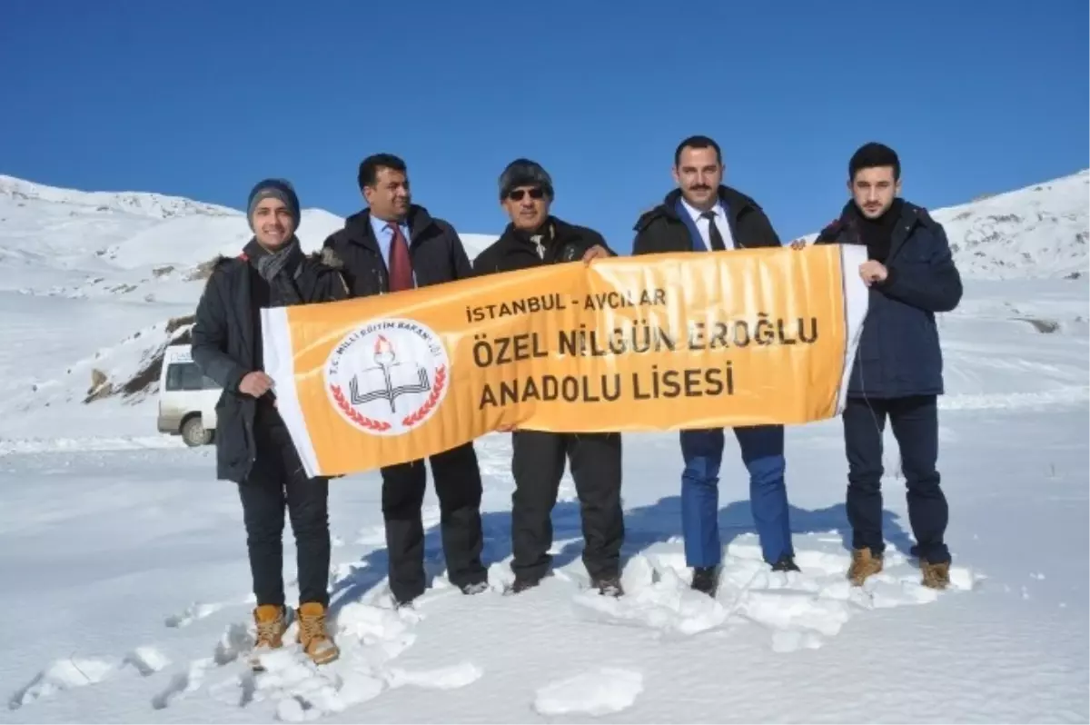 İstanbul\'dan Ağrılı Öğrencilere Malzeme