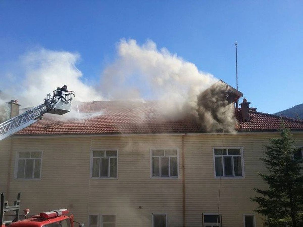İzmir Kyk Çatısında Yangın