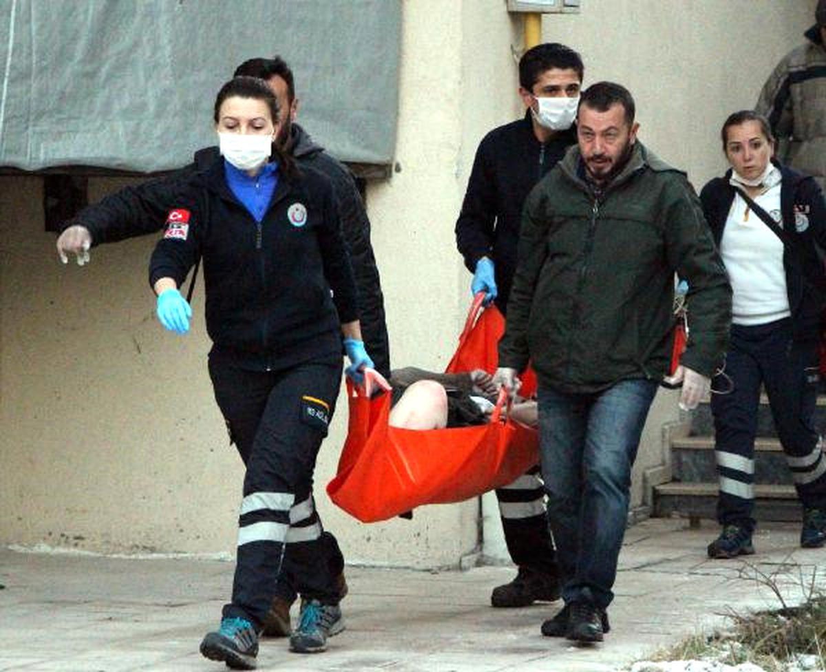 Kapısı Çilingire Açtırılıp Hastaneye Kaldırıldı