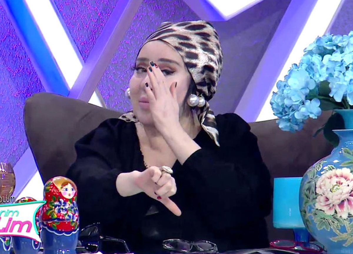 Nur Yerlitaş\'tan O Yarışmacıya Şarkılı Cevap!
