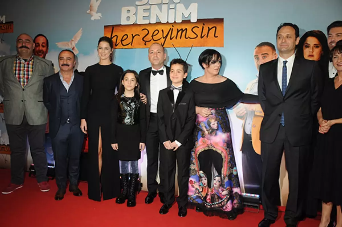 \'Sen Benim Her şeyimsin\' Filminin Galasında Yumruklar Konuştu